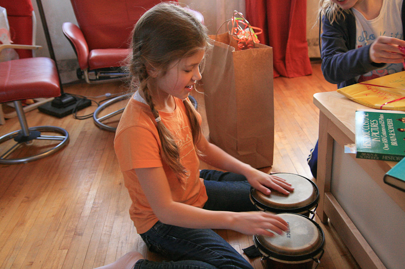 April 02, 2009<nbsp/> @<nbsp/> 17:59<br/><br/>Gluttons for punishment: we give Stella a set of bongos for her birthday!
